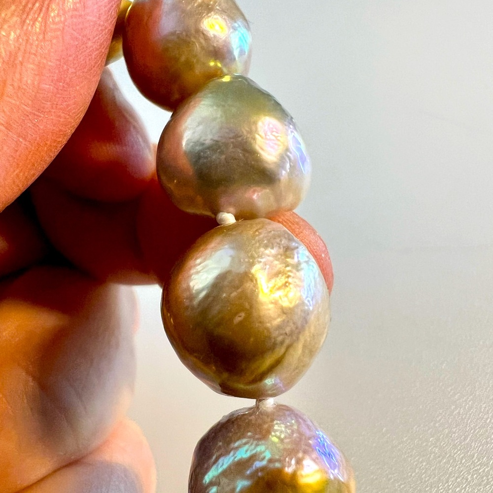 Unique Baroque Freshwater Pearls rare metallic colour 11-12+ mm alloy clasp